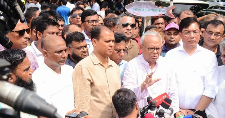 মাছের পোনা ছাড়ার কর্মসূচিতে রুহুল কবির রিজভী